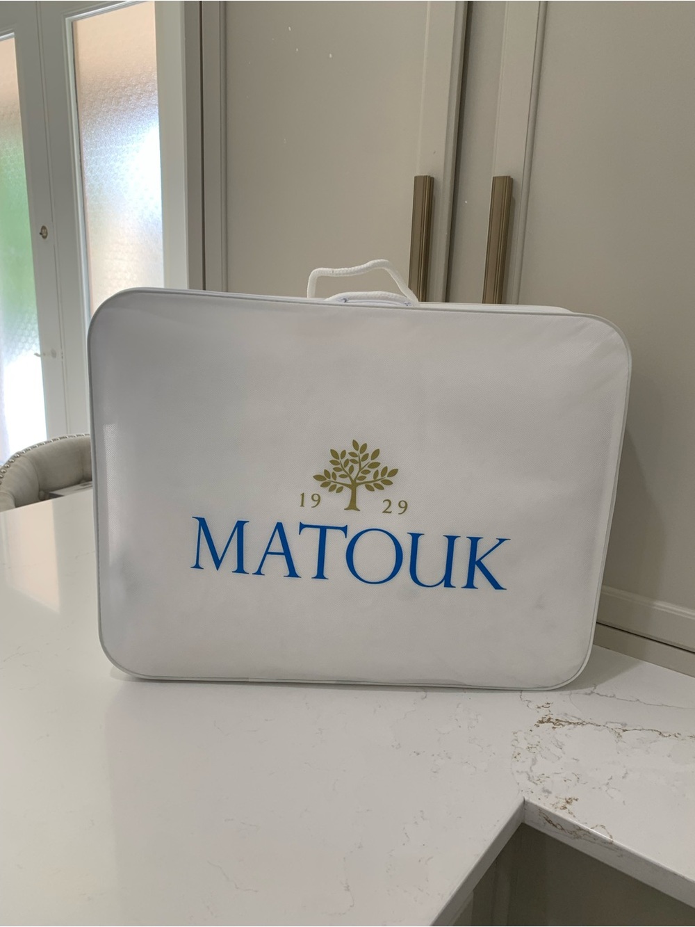 New Matouk MEDIUM 600 FILL POWER
EUROPEAN DUCK DOWN Pillow
100% COTTON PERCALE S